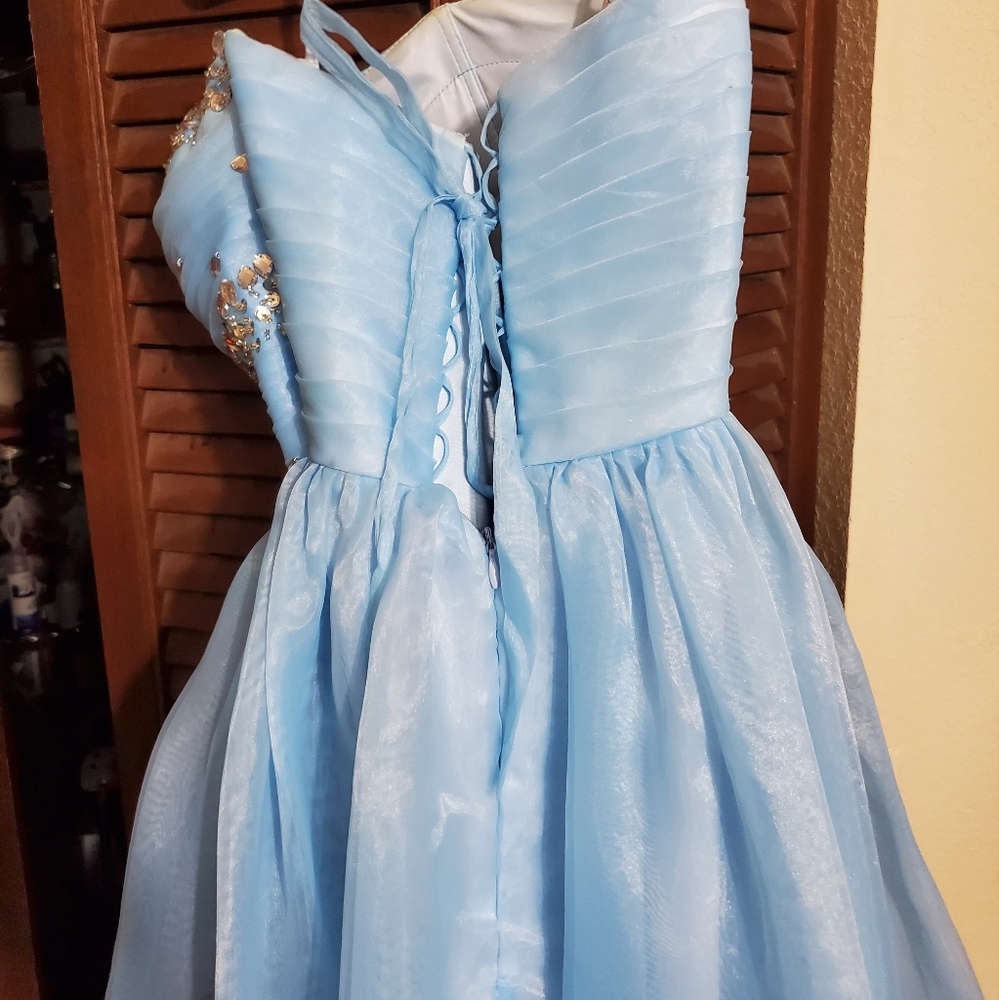 Short formal dress - Picture 2 of 3